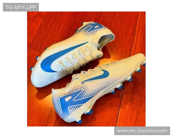 361烈风足球鞋助你肆意驰骋绿茵进阶更高水平畅享实战极致体验